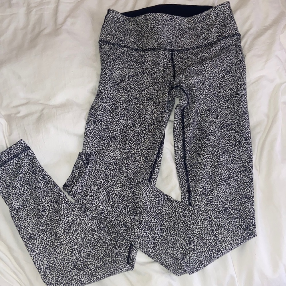 Lululemon size 4 wonder under 28’’ leggings